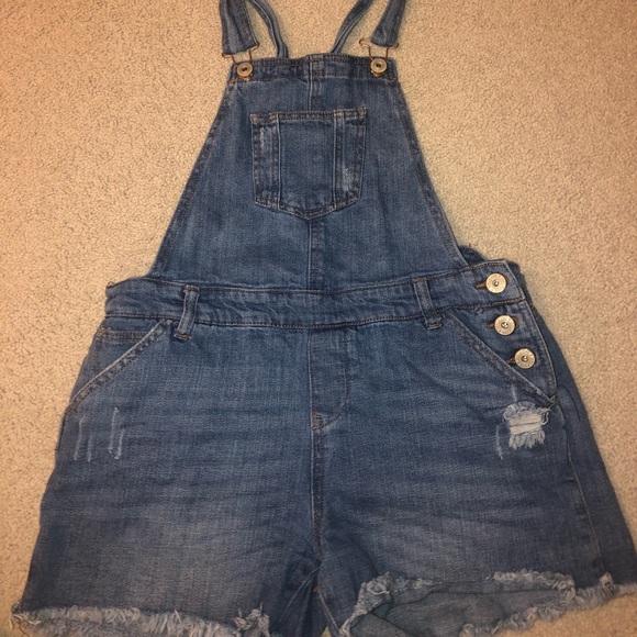overall shorts with long sleeves